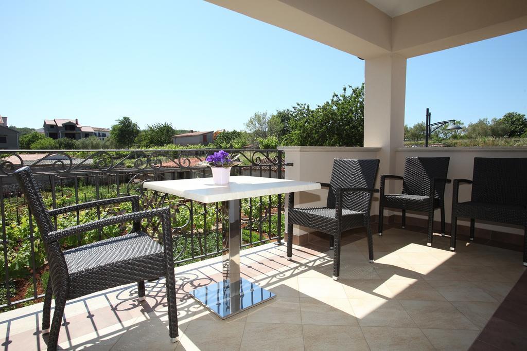 Appartamento con 2 Camere da Letto e Vista Giardino - Dependance